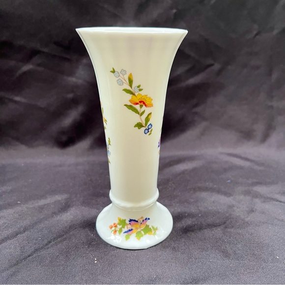 AYNSLEY BONE CHINA Cottage Garden Butterfly Vase Made In England Porcelain 6.5”‎ - Picture 3 of 6